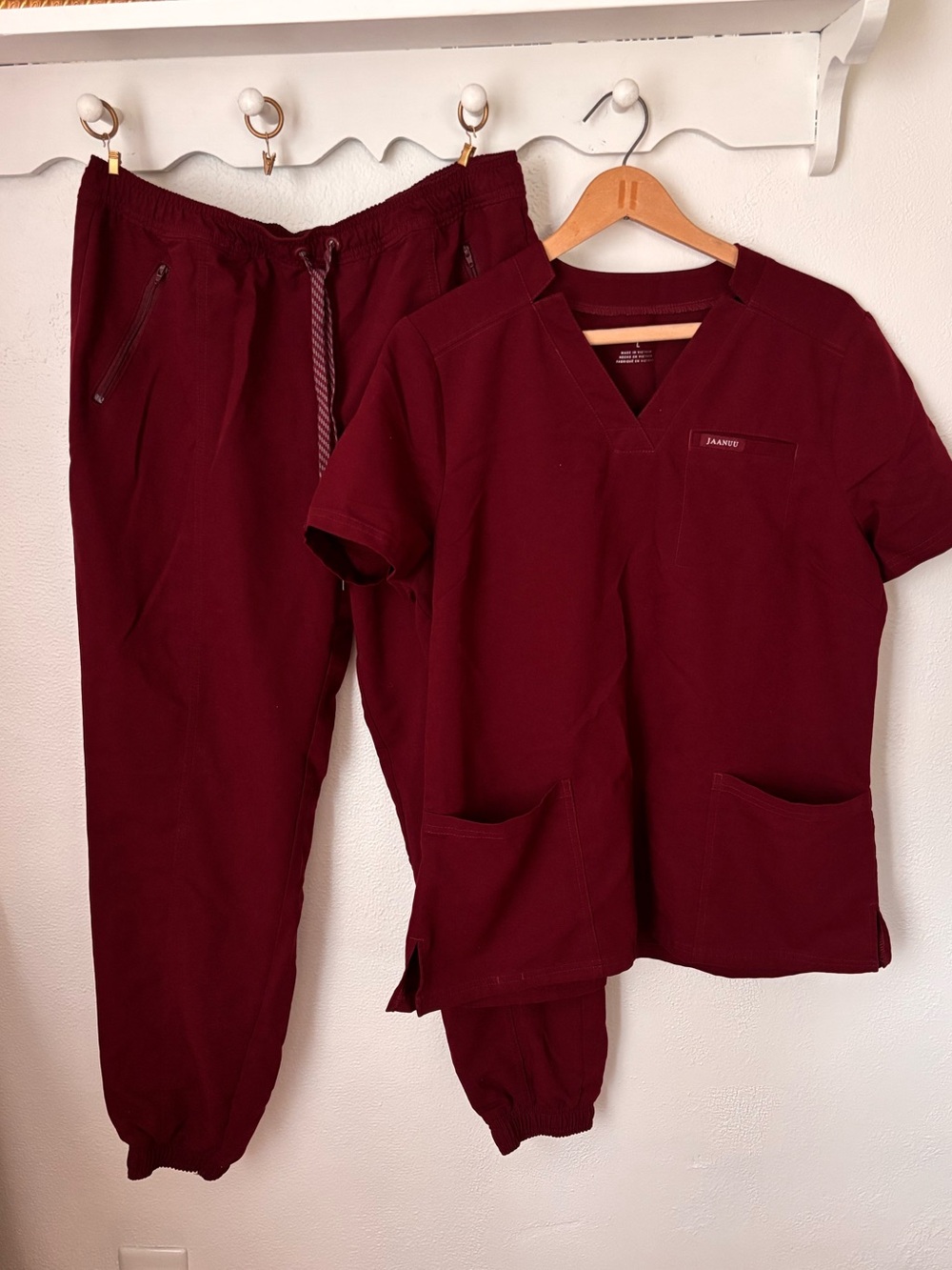Jaanuu Wine Scrub Set Large 3-Pocket Top Essential Jogger Pants